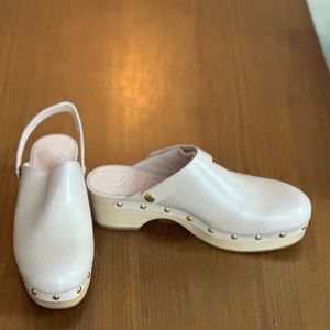 J. Crew convertible leather clogs in luxury camel. Size 9.